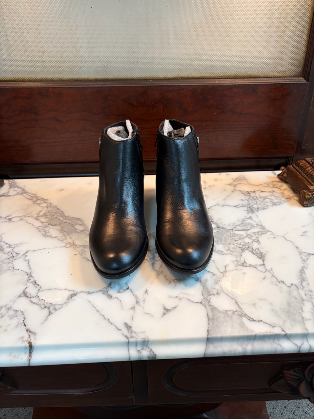 Munro Black Leather Ankle Booties with Side Zip